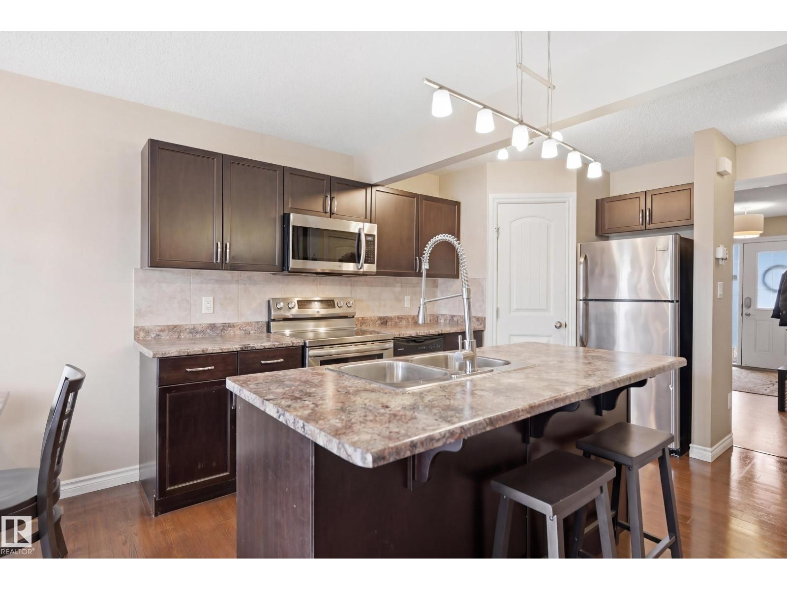 4 Peter St, Spruce Grove, Alberta  T7X 0R4 - Photo 7 - E4483626