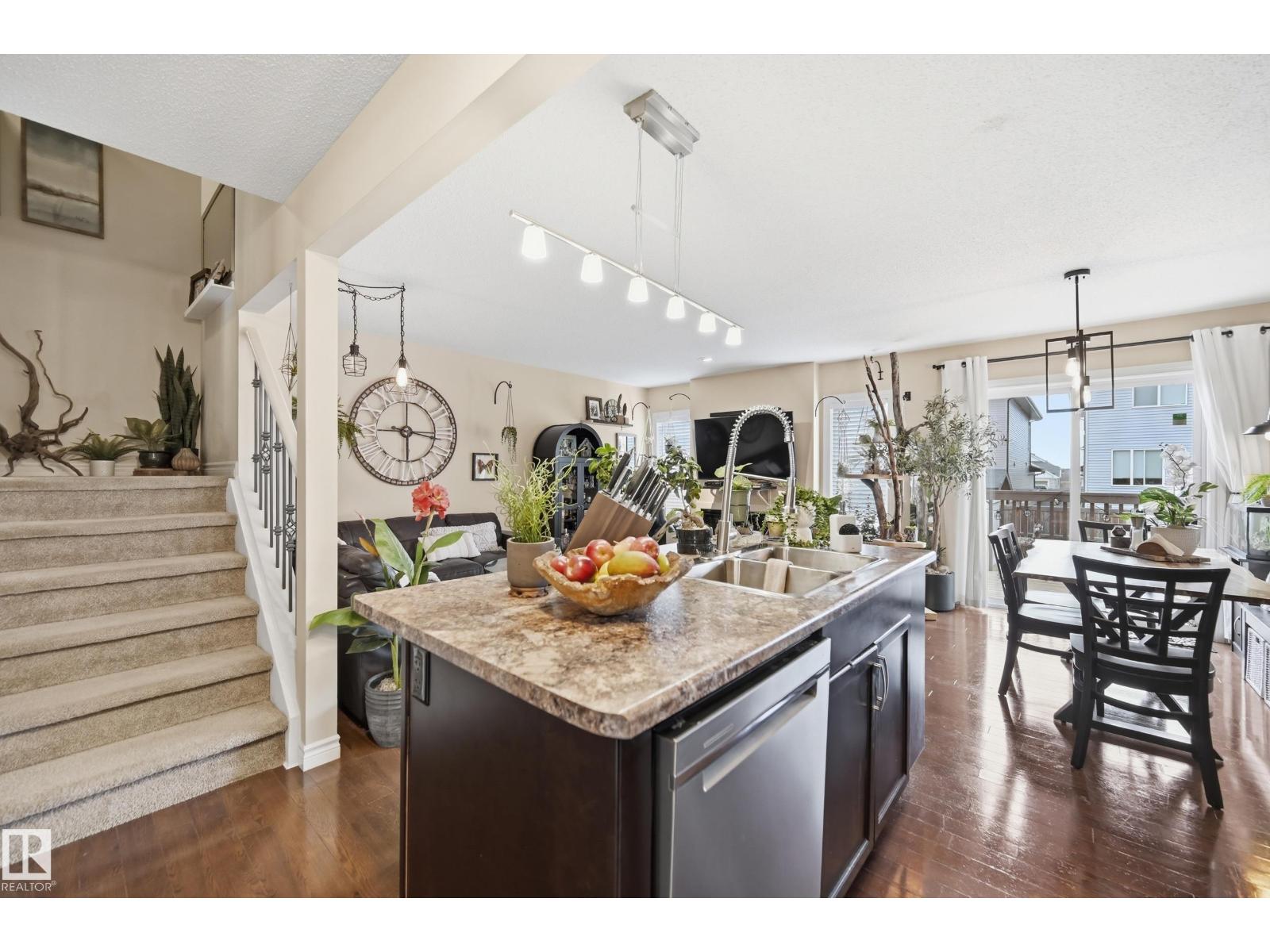 4 Peter St, Spruce Grove, Alberta  T7X 0R4 - Photo 9 - E4483626