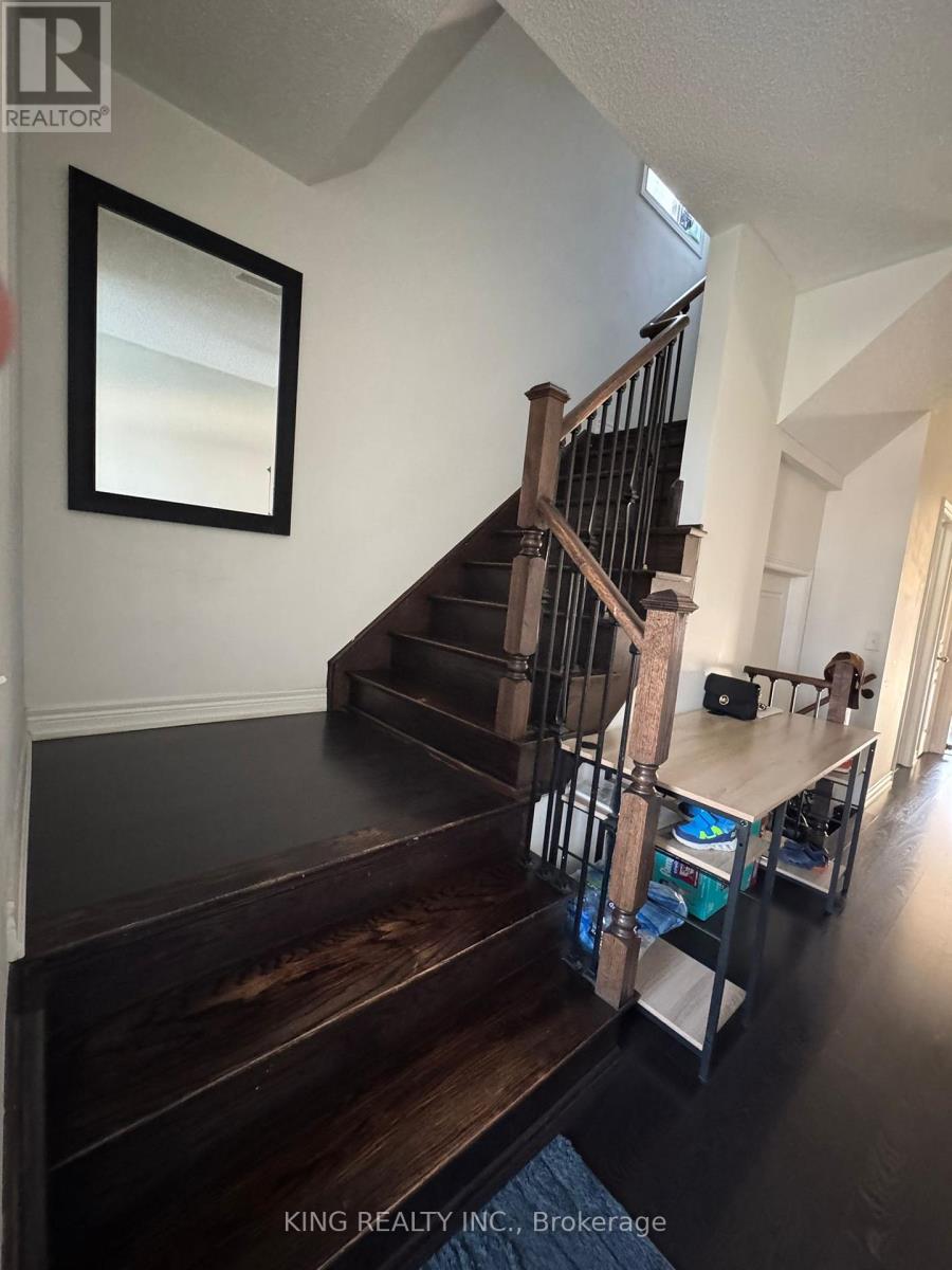 18 Eastlake Road, Brampton, Ontario  L7A 3S2 - Photo 10 - W13033114