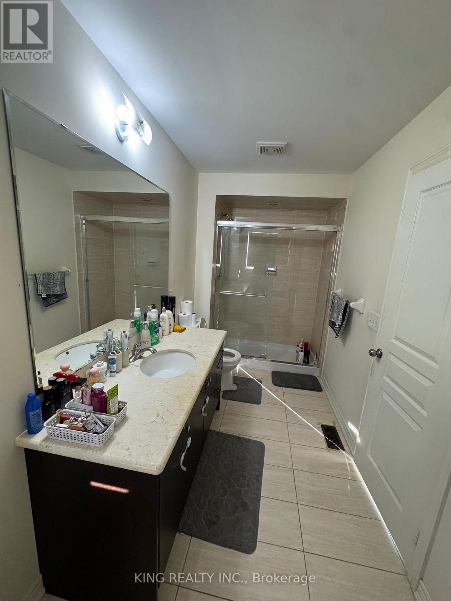 18 Eastlake Road, Brampton, Ontario  L7A 3S2 - Photo 15 - W13033114