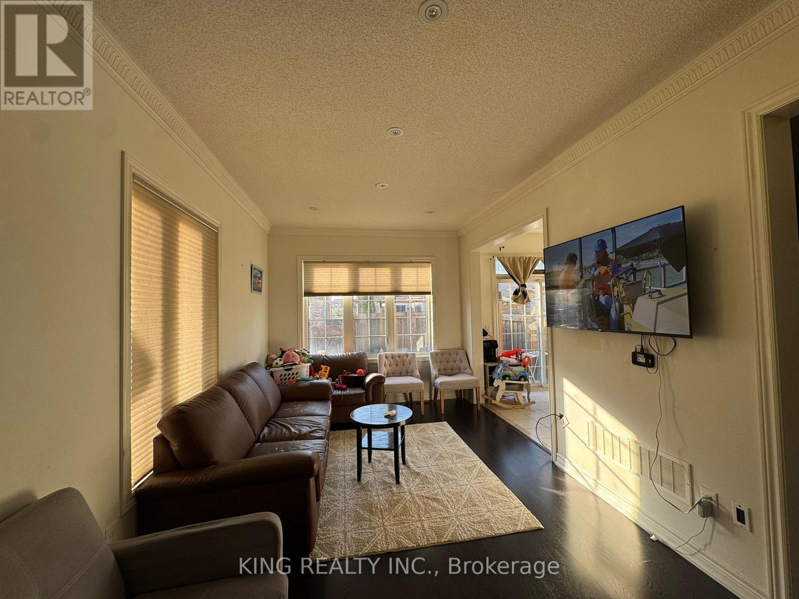 18 Eastlake Road, Brampton, Ontario  L7A 3S2 - Photo 3 - W13033114