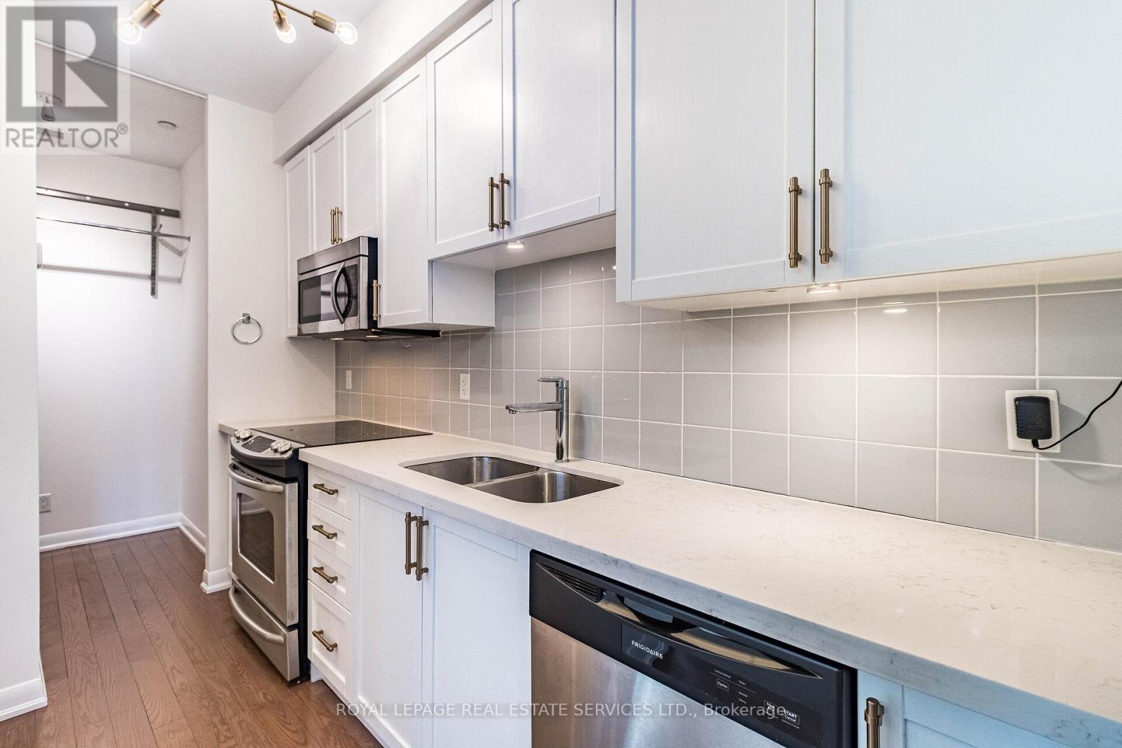 111 - 205 Sherway Gardens Road, Toronto, Ontario  M9C 0A5 - Photo 17 - W13033122