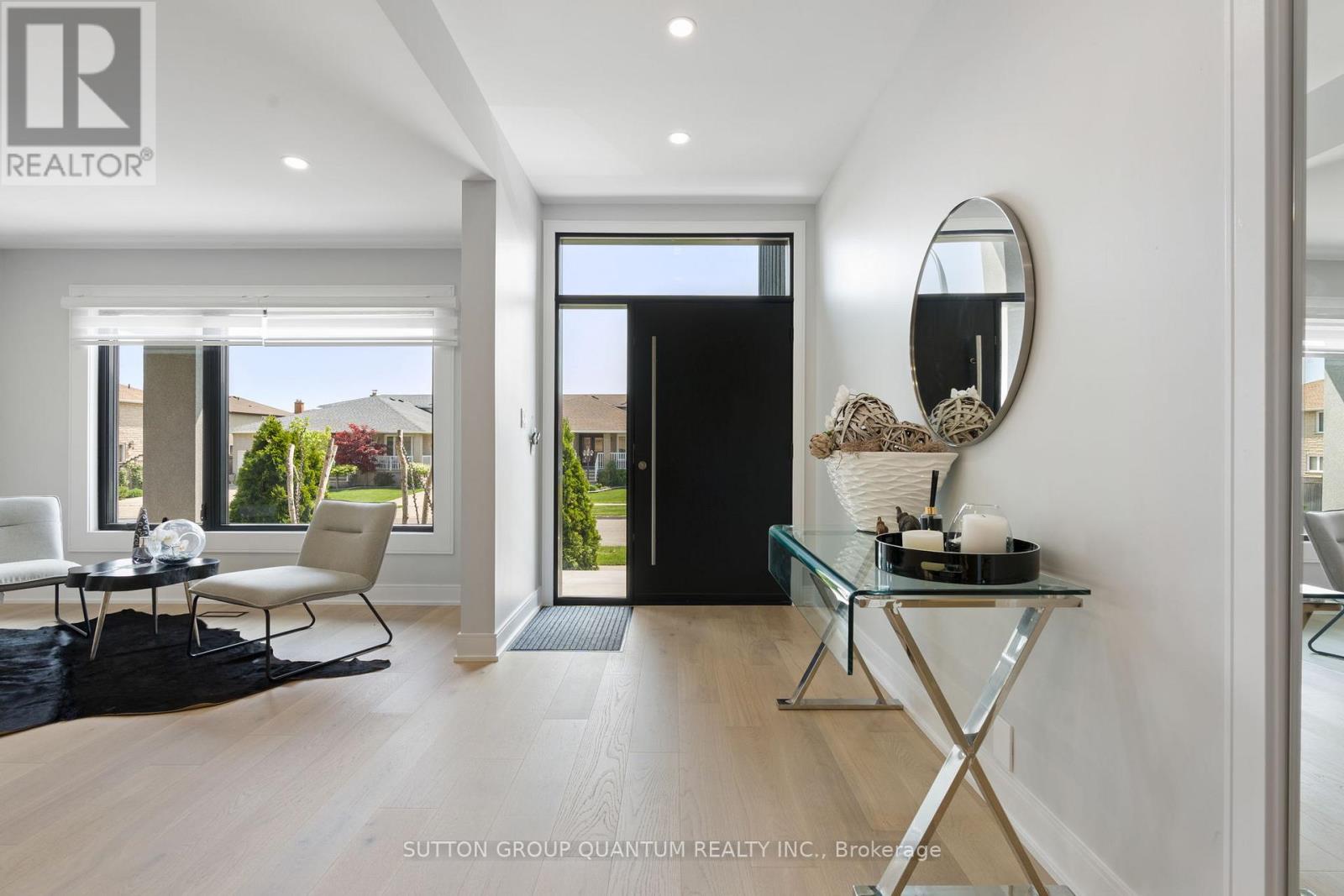 17 Clearview Drive, Hamilton, Ontario  L8K 4Y4 - Photo 6 - X13033106