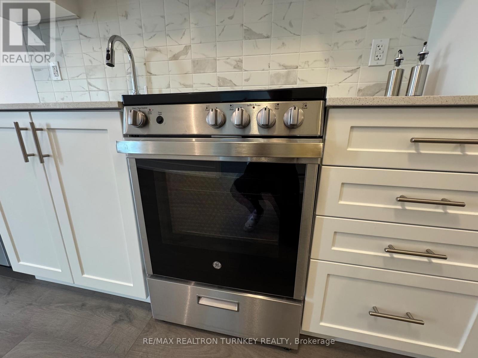 905 - 715 Davis Drive, Newmarket, Ontario  L3Y 0J2 - Photo 10 - N13032654