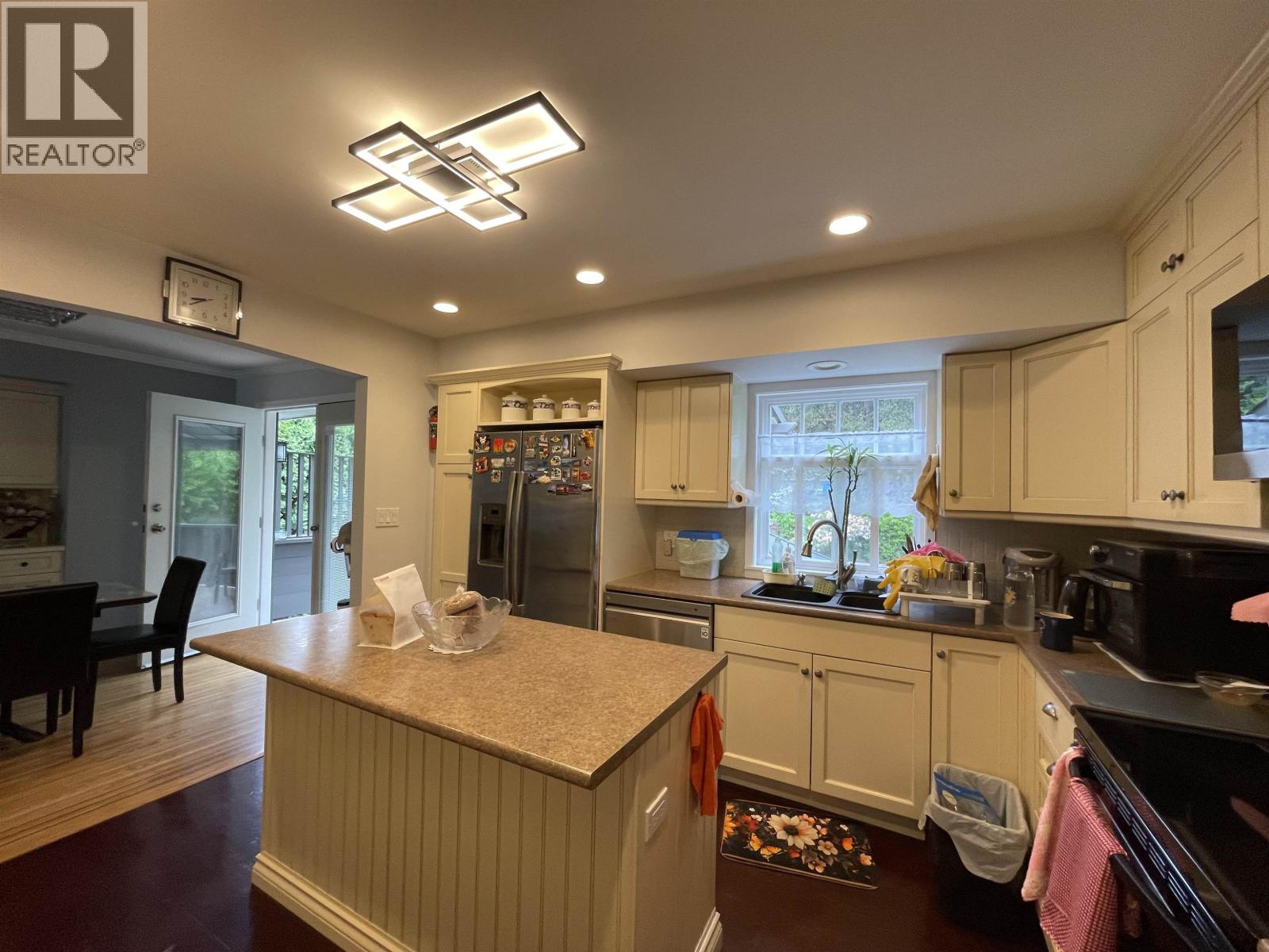 3645 Liverpool Street, Port Coquitlam, British Columbia  V3B 3W2 - Photo 4 - R3106400