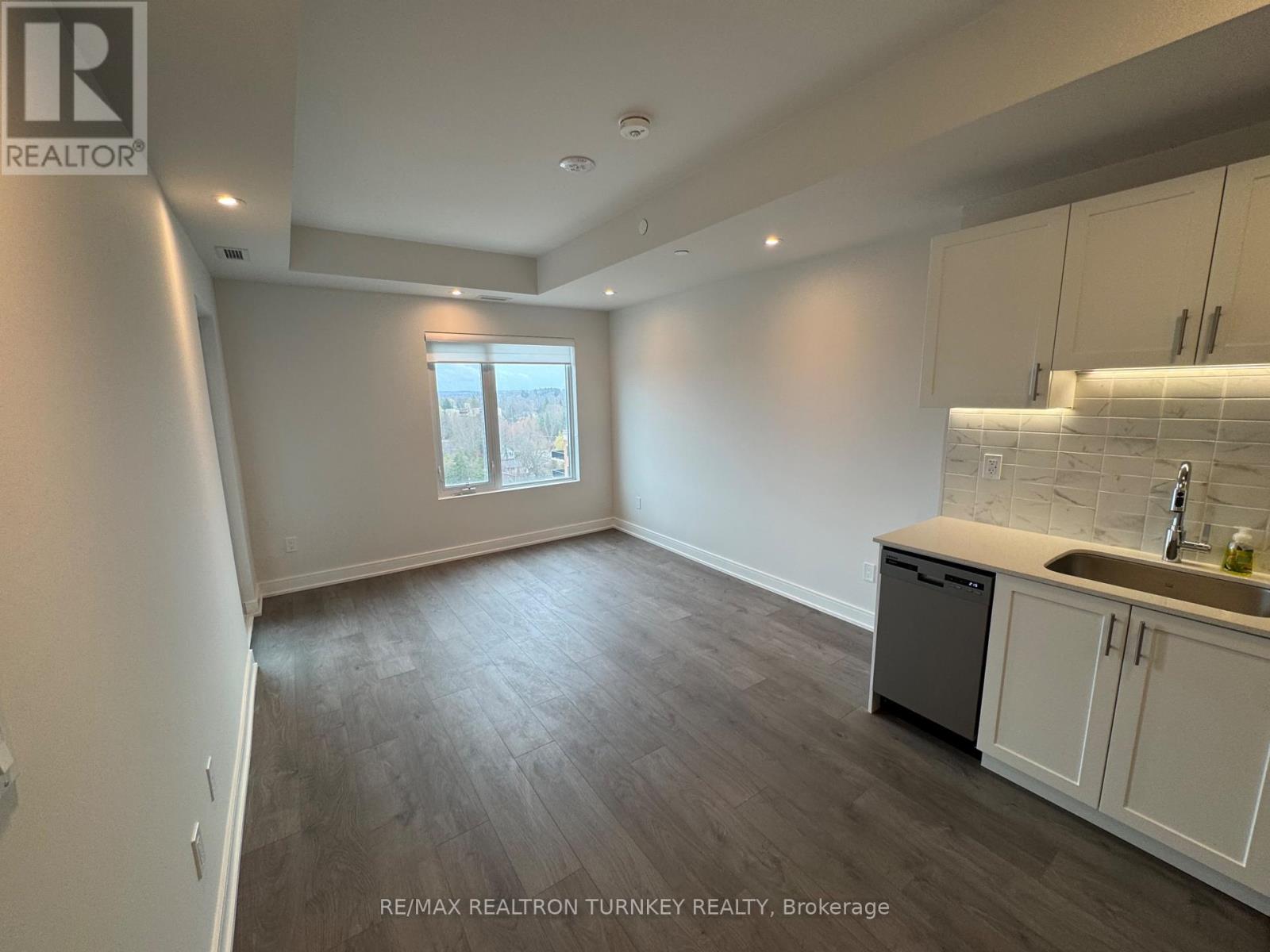 905 - 715 Davis Drive, Newmarket, Ontario  L3Y 0J2 - Photo 4 - N13032654