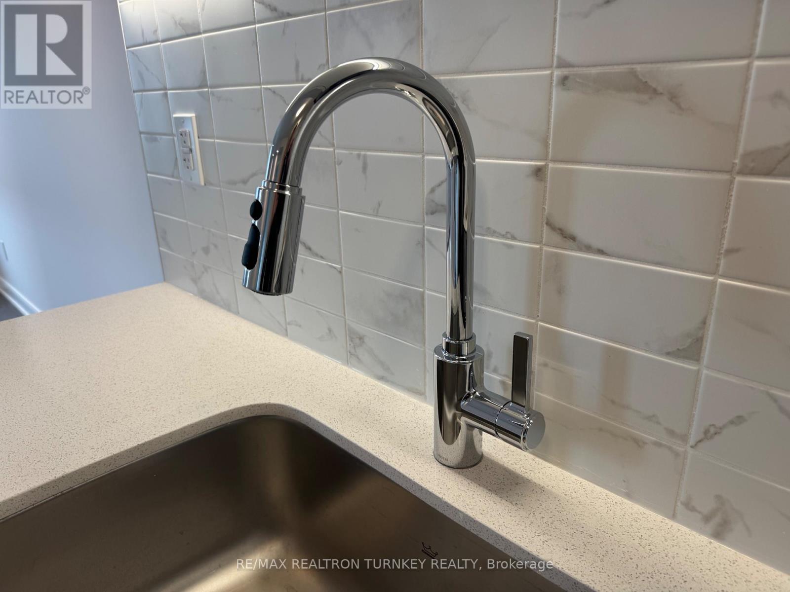 905 - 715 Davis Drive, Newmarket, Ontario  L3Y 0J2 - Photo 8 - N13032654