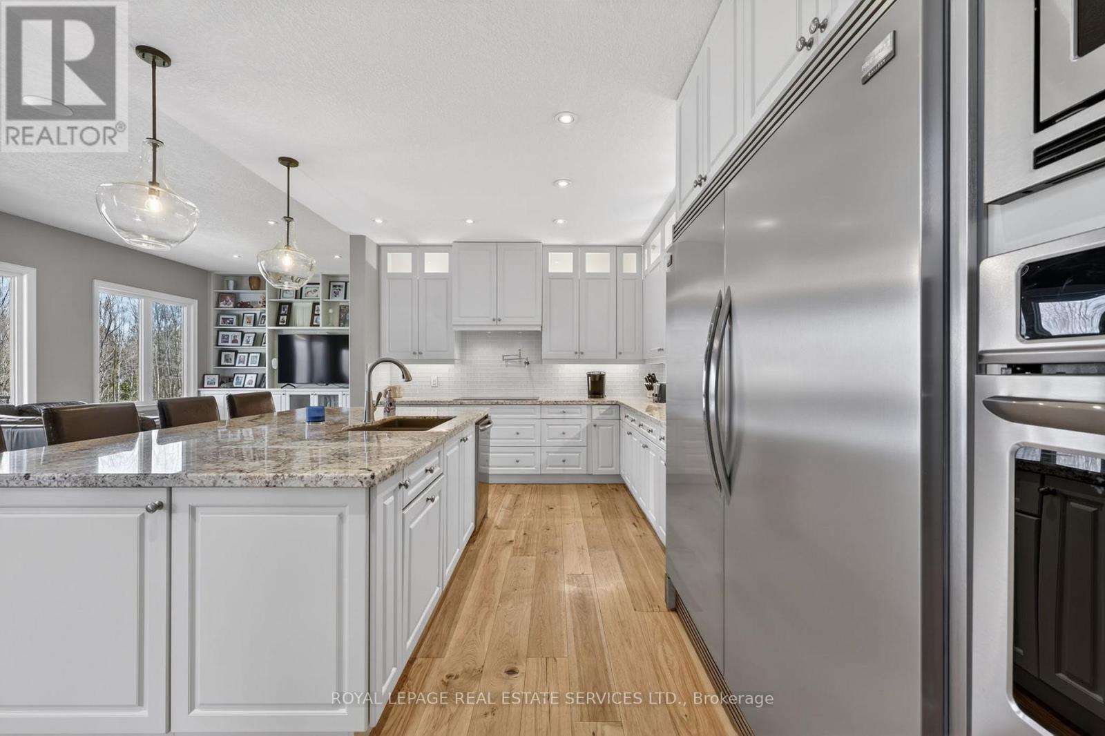 18 Walnut Drive, Wasaga Beach, Ontario  L9Z 0A9 - Photo 11 - S13015204