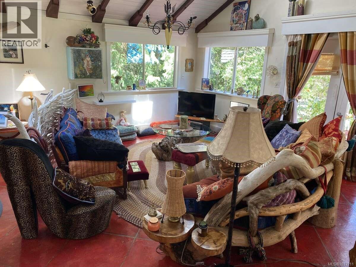 3380 Gunpowder Trail, Hornby Island, British Columbia  V0R 1Z0 - Photo 13 - 1033211