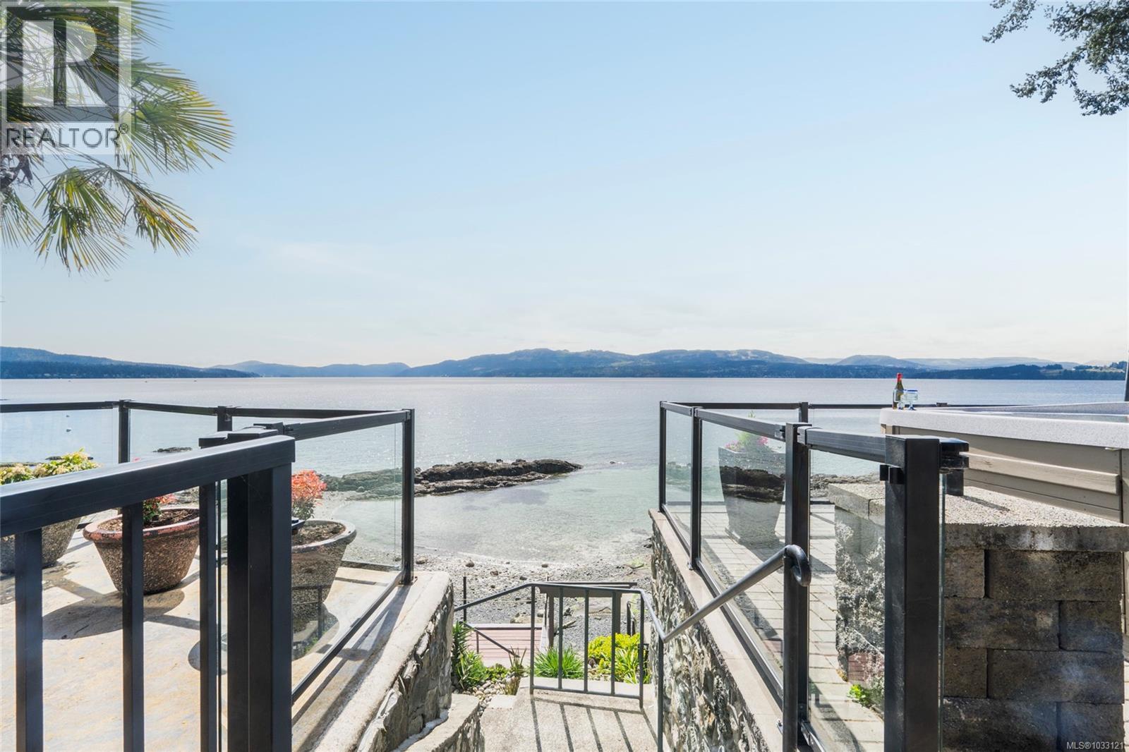 10646 Madrona Dr, North Saanich, British Columbia  V8L 5L8 - Photo 73 - 1033121