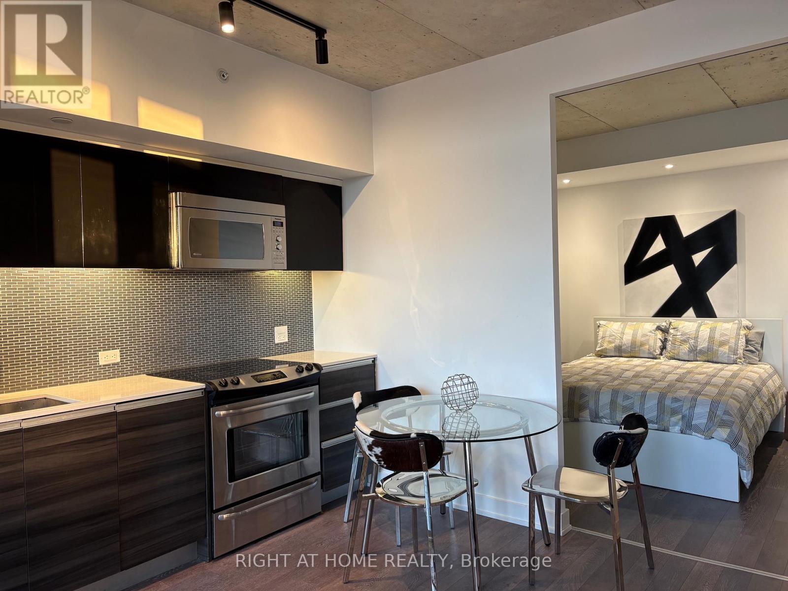 627 - 1190 Dundas Street E, Toronto, Ontario  M4M 0C5 - Photo 6 - E13032664