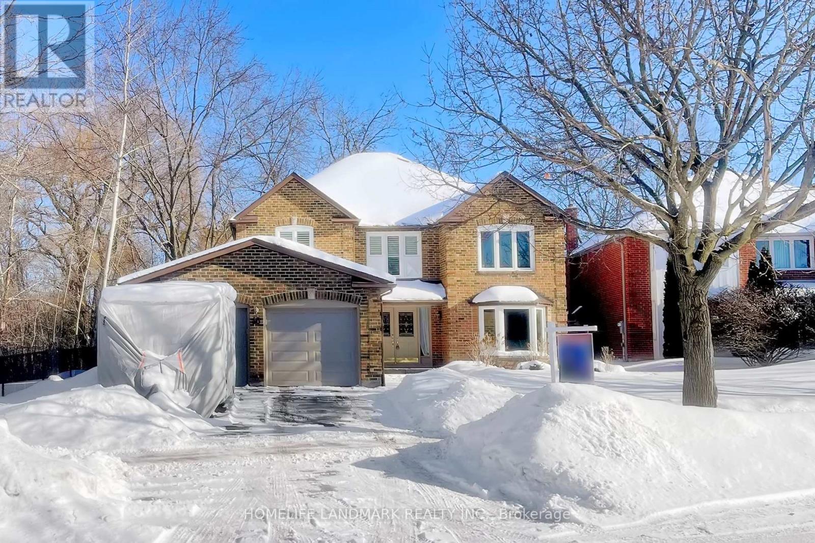 16 Willis Drive, Aurora, Ontario  L4G 5N8 - Photo 3 - N12914126