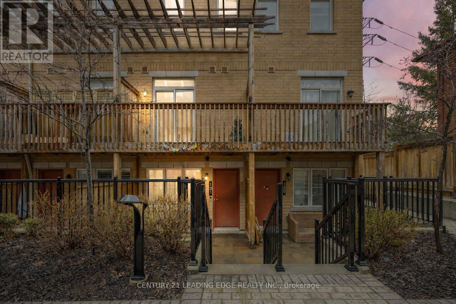 121 - 380 Hopewell Avenue, Toronto, Ontario  M6E 2S2 - Photo 2 - W12974858