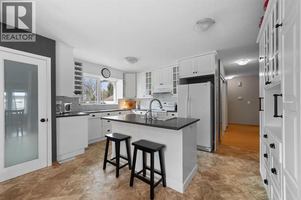 6609 Enevold Drive, Camrose, Alberta  T4V 3J9 - Photo 11 - A2301648