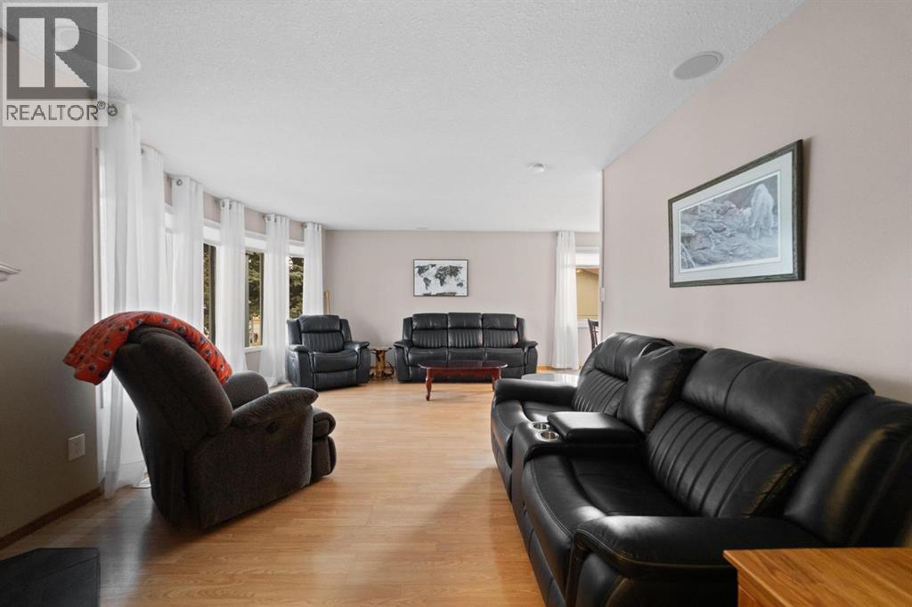 6609 Enevold Drive, Camrose, Alberta  T4V 3J9 - Photo 6 - A2301648