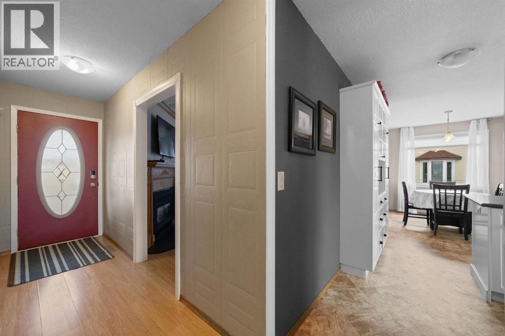 6609 Enevold Drive, Camrose, Alberta  T4V 3J9 - Photo 5 - A2301648