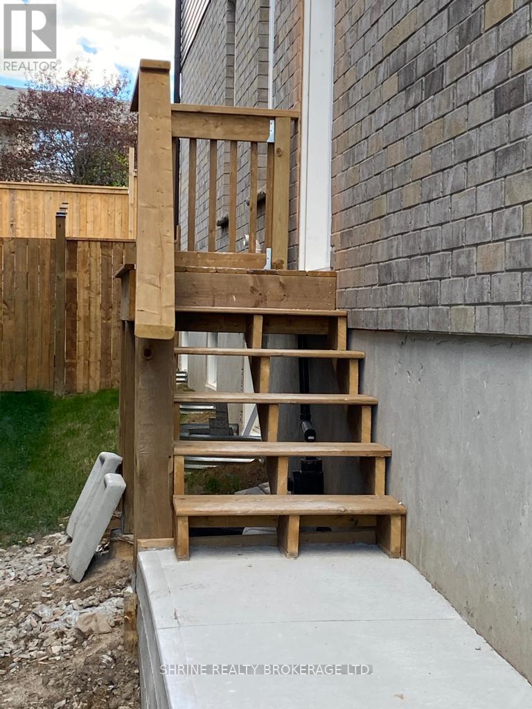 Lower Unit - 2779 Doyle Drive, London South, Ontario  N6M 0G6 - Photo 2 - X13033144