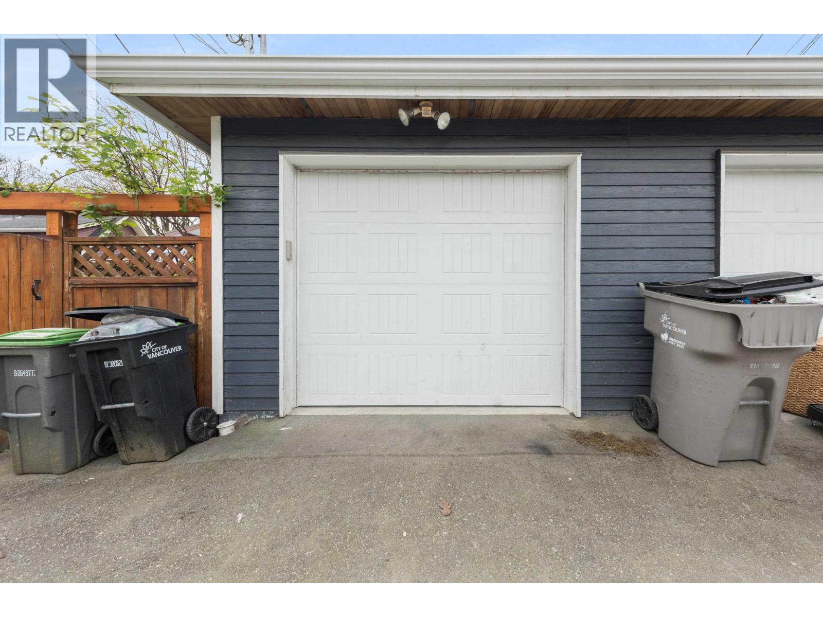 945 E 21st Avenue, Vancouver, British Columbia  V5V 1S4 - Photo 39 - R3114131