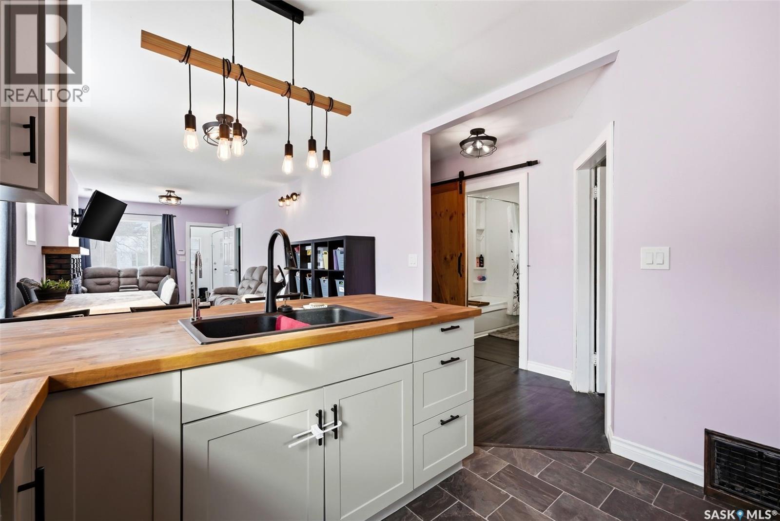 1171 Montague Street, Regina, Saskatchewan  S4T 3H8 - Photo 8 - SK030831