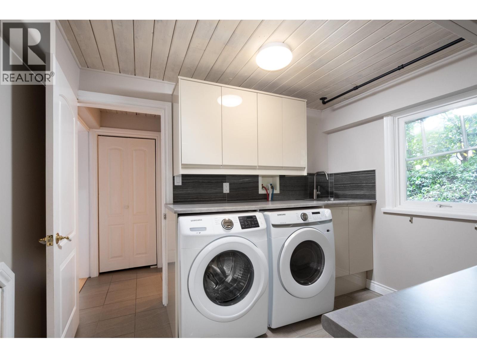 2873 Panorama Drive, North Vancouver, British Columbia  V7G 1V7 - Photo 18 - R3114904