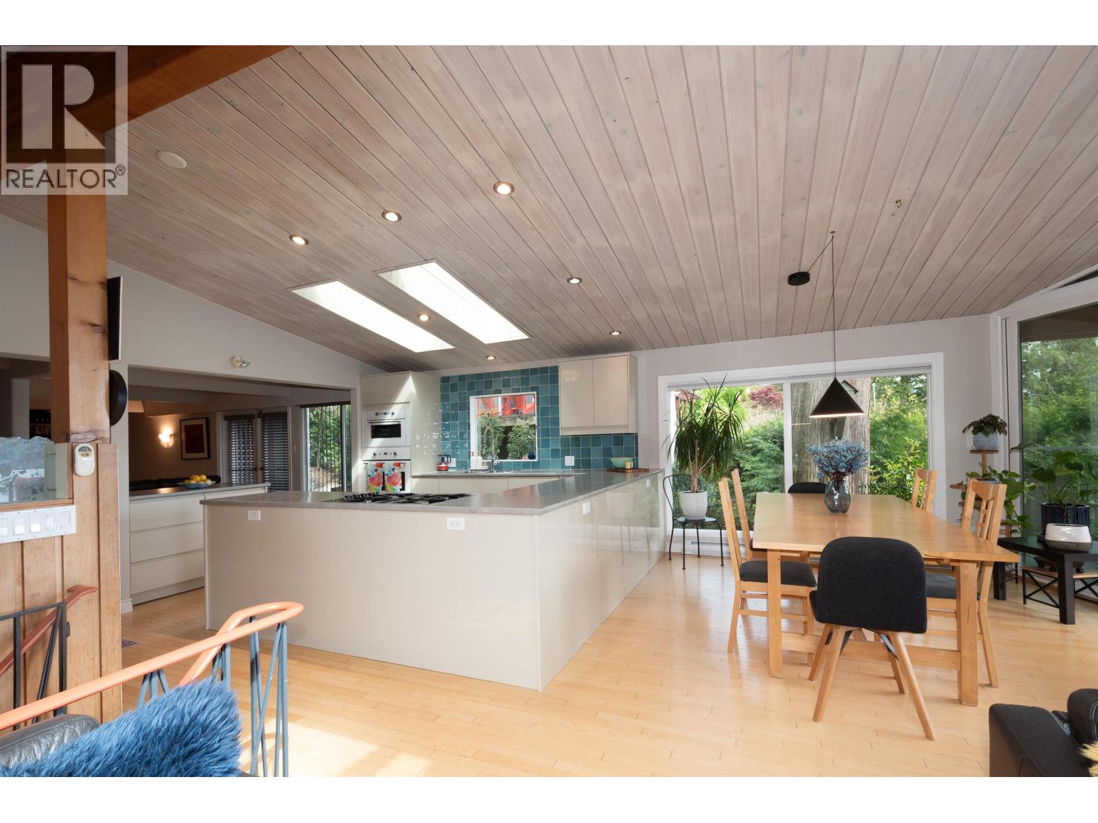 2873 Panorama Drive, North Vancouver, British Columbia  V7G 1V7 - Photo 12 - R3114904