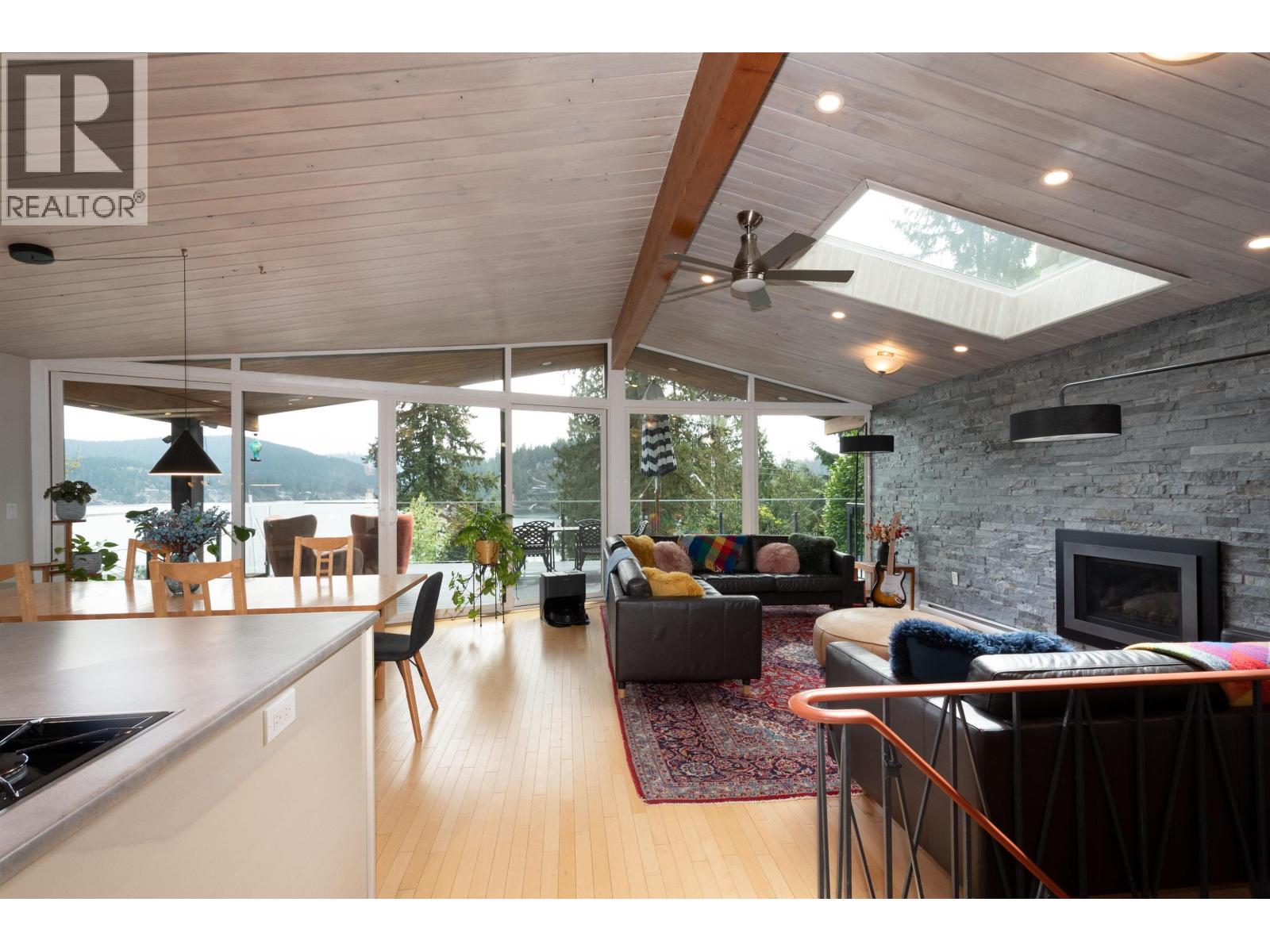 2873 Panorama Drive, North Vancouver, British Columbia  V7G 1V7 - Photo 5 - R3114904