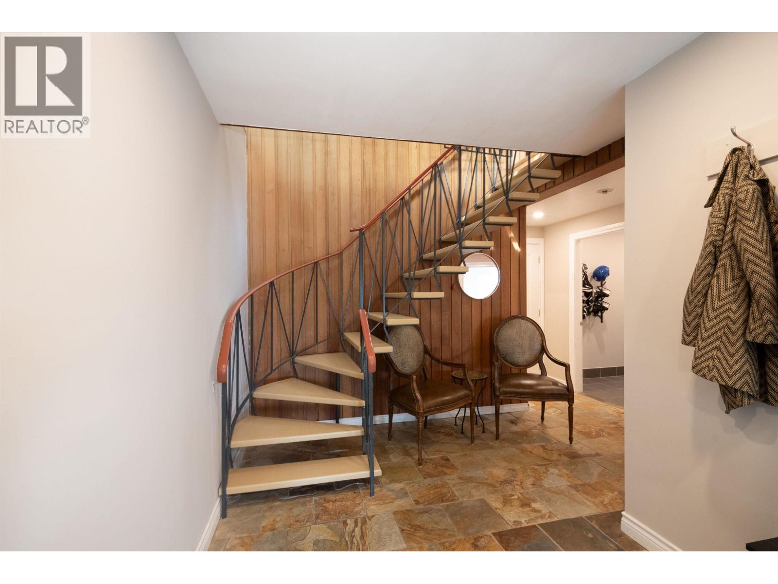 2873 Panorama Drive, North Vancouver, British Columbia  V7G 1V7 - Photo 4 - R3114904