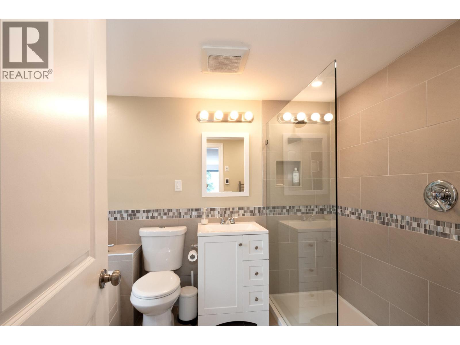 2873 Panorama Drive, North Vancouver, British Columbia  V7G 1V7 - Photo 36 - R3114904