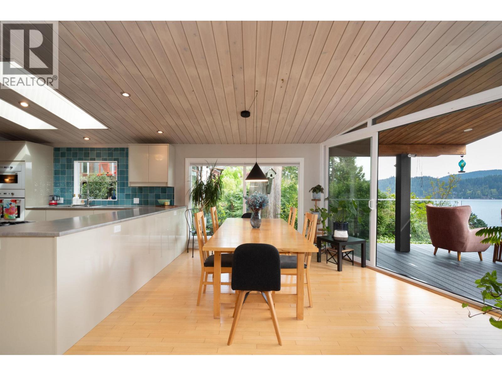 2873 Panorama Drive, North Vancouver, British Columbia  V7G 1V7 - Photo 7 - R3114904