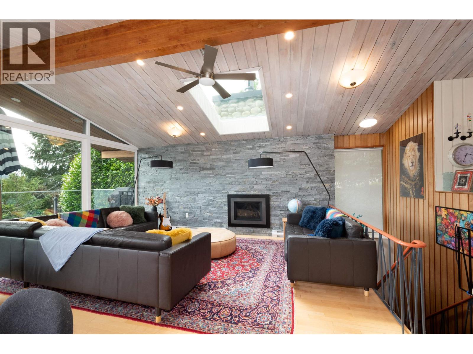 2873 Panorama Drive, North Vancouver, British Columbia  V7G 1V7 - Photo 6 - R3114904