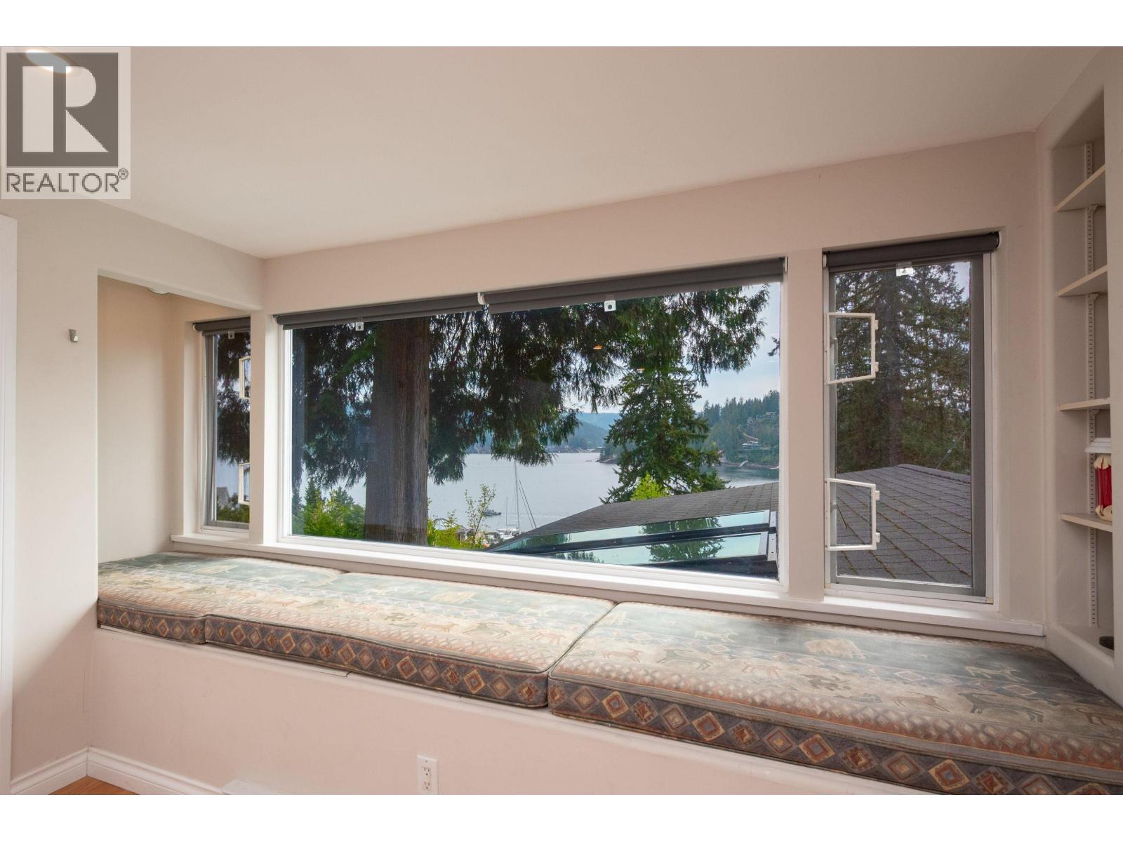 2873 Panorama Drive, North Vancouver, British Columbia  V7G 1V7 - Photo 32 - R3114904