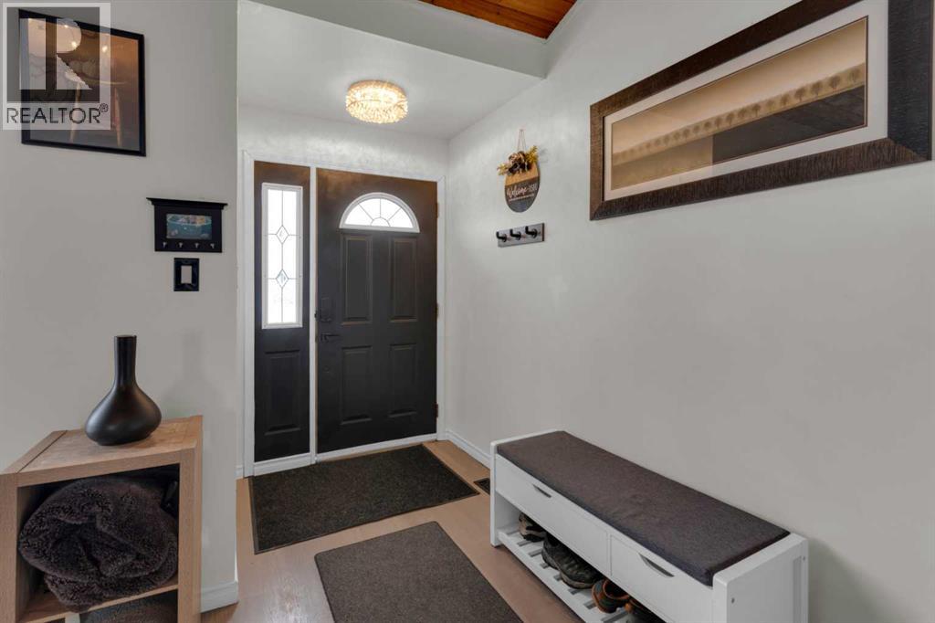 415 Bruce Avenue, Carbon, Alberta  T0M 0L0 - Photo 2 - A2290647