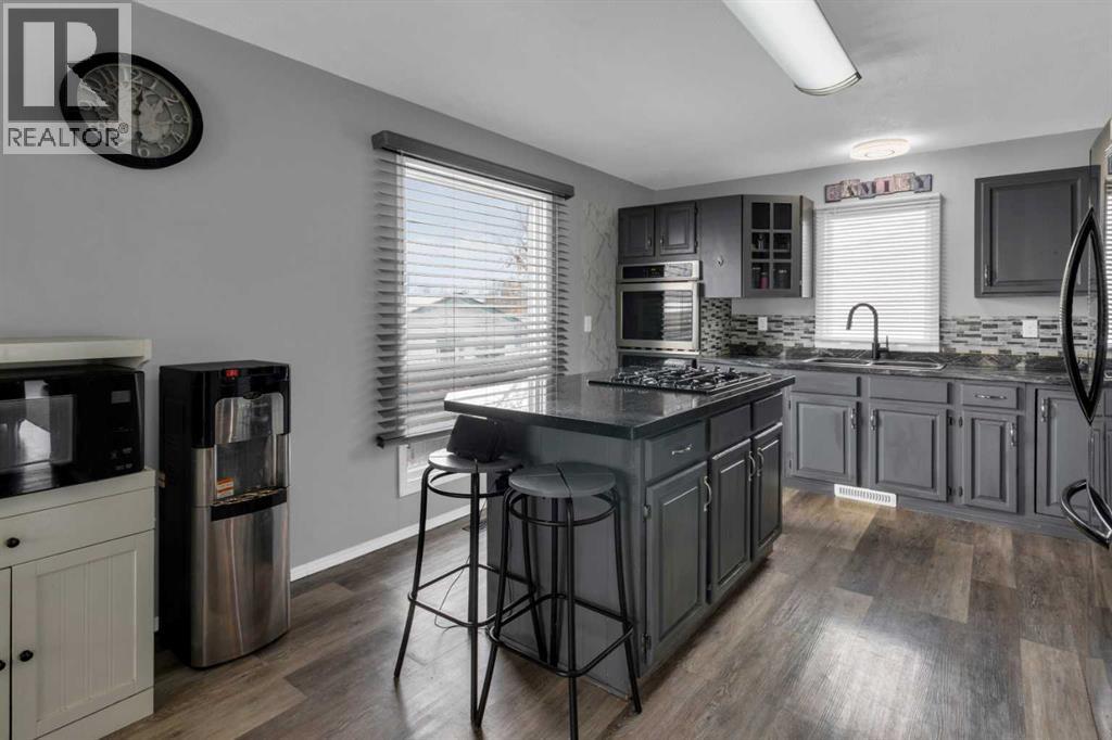 415 Bruce Avenue, Carbon, Alberta  T0M 0L0 - Photo 9 - A2290647