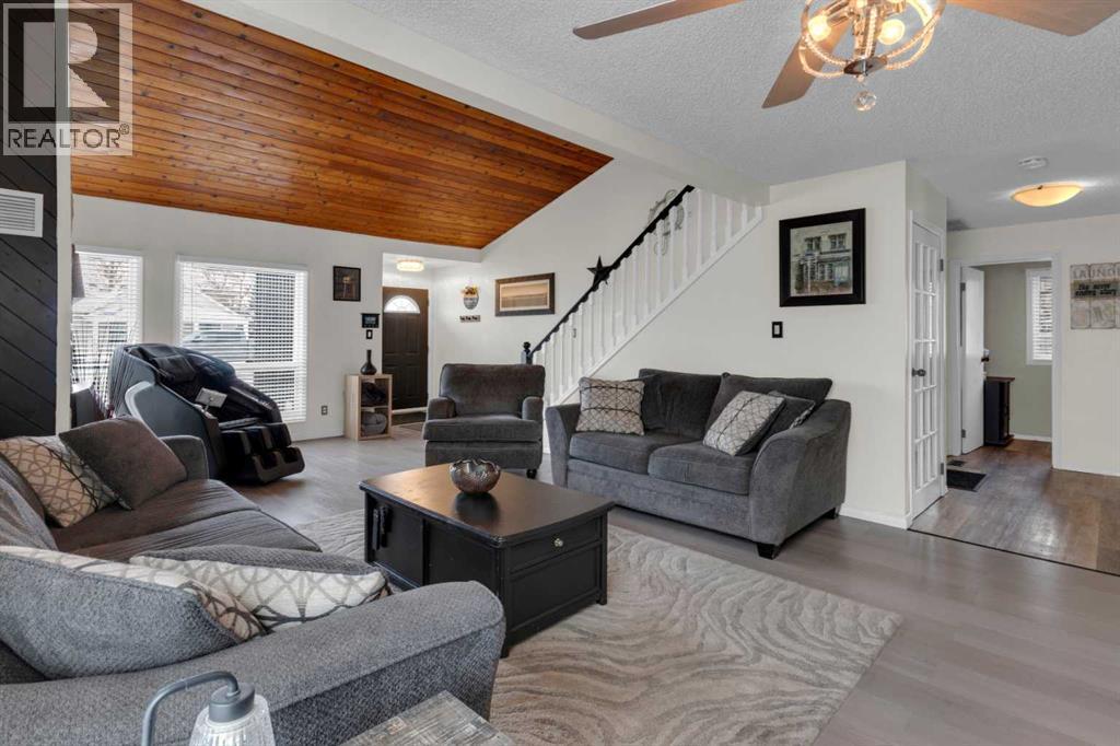 415 Bruce Avenue, Carbon, Alberta  T0M 0L0 - Photo 4 - A2290647