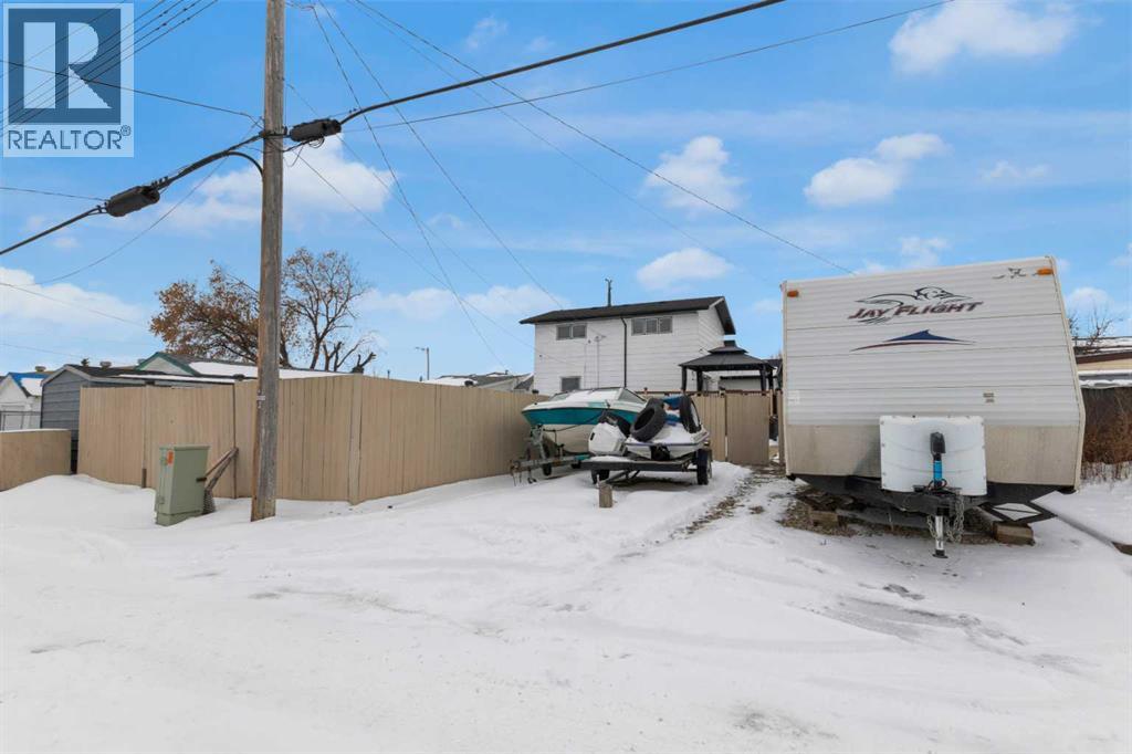 415 Bruce Avenue, Carbon, Alberta  T0M 0L0 - Photo 35 - A2290647