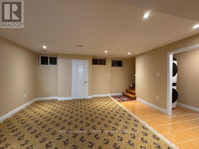 LOWER - 5 SCARBORO AVENUE, Toronto, Ontario