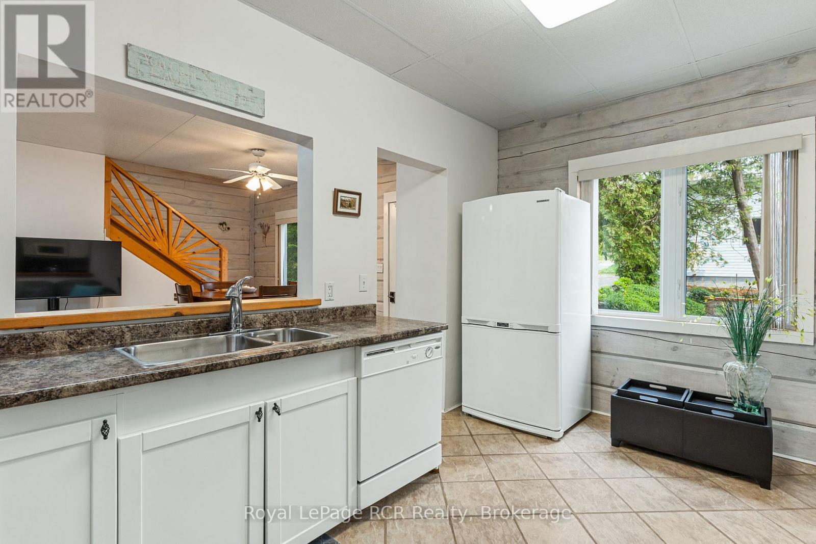 183 Lakeshore Road, Georgian Bluffs, Ontario  N0H 2T0 - Photo 8 - X13033182