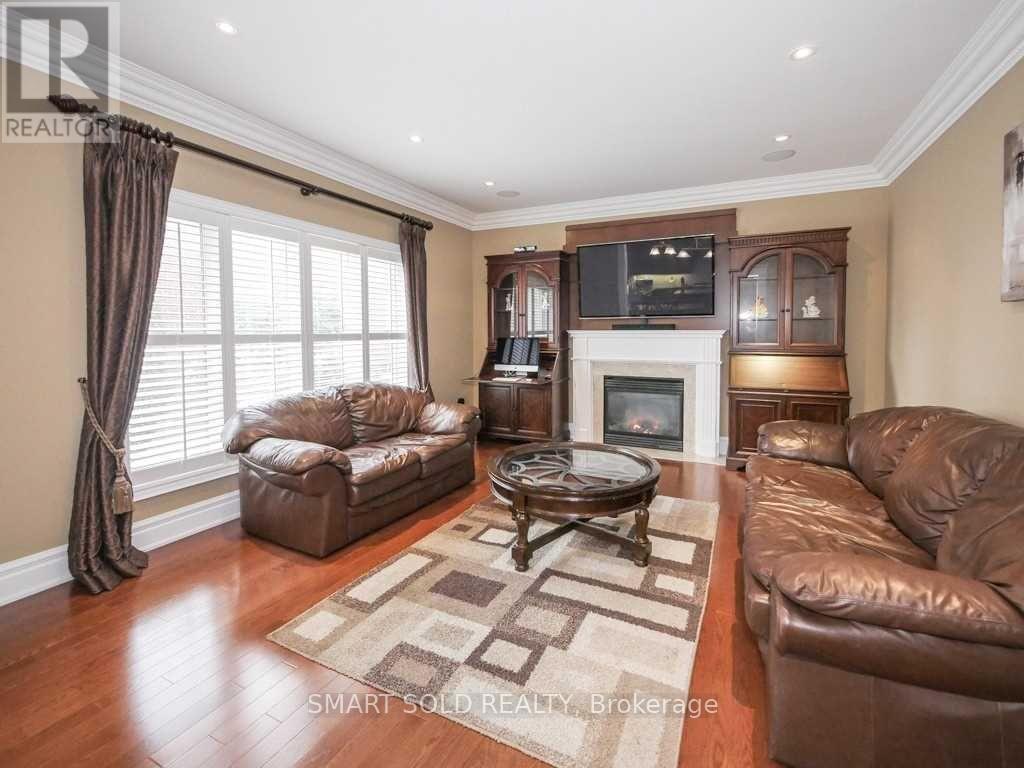 15 Vomano Street, Richmond Hill, Ontario  L4C 0T9 - Photo 10 - N13033170