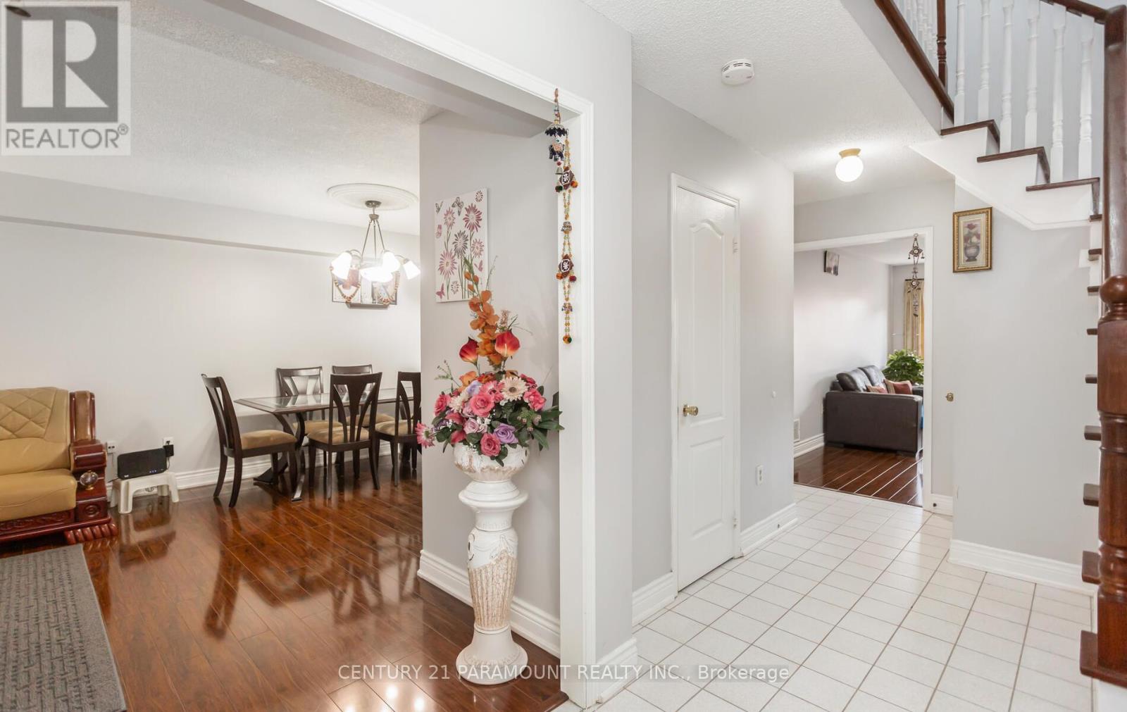 106 Wildberry Crescent, Brampton, Ontario  L6R 1J8 - Photo 7 - W13033142