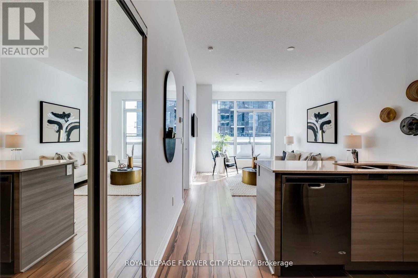 310 - 55 Eglinton Avenue W, Mississauga (Hurontario), Ontario  L5R 0E4 - Photo 15 - W13033206