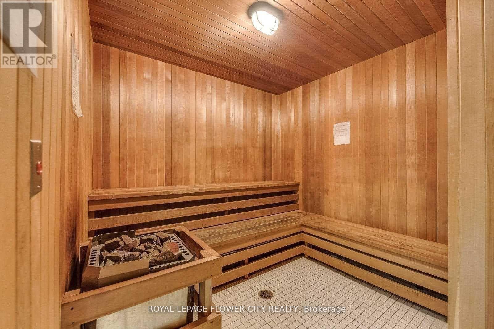 310 - 55 Eglinton Avenue W, Mississauga (Hurontario), Ontario  L5R 0E4 - Photo 16 - W13033206