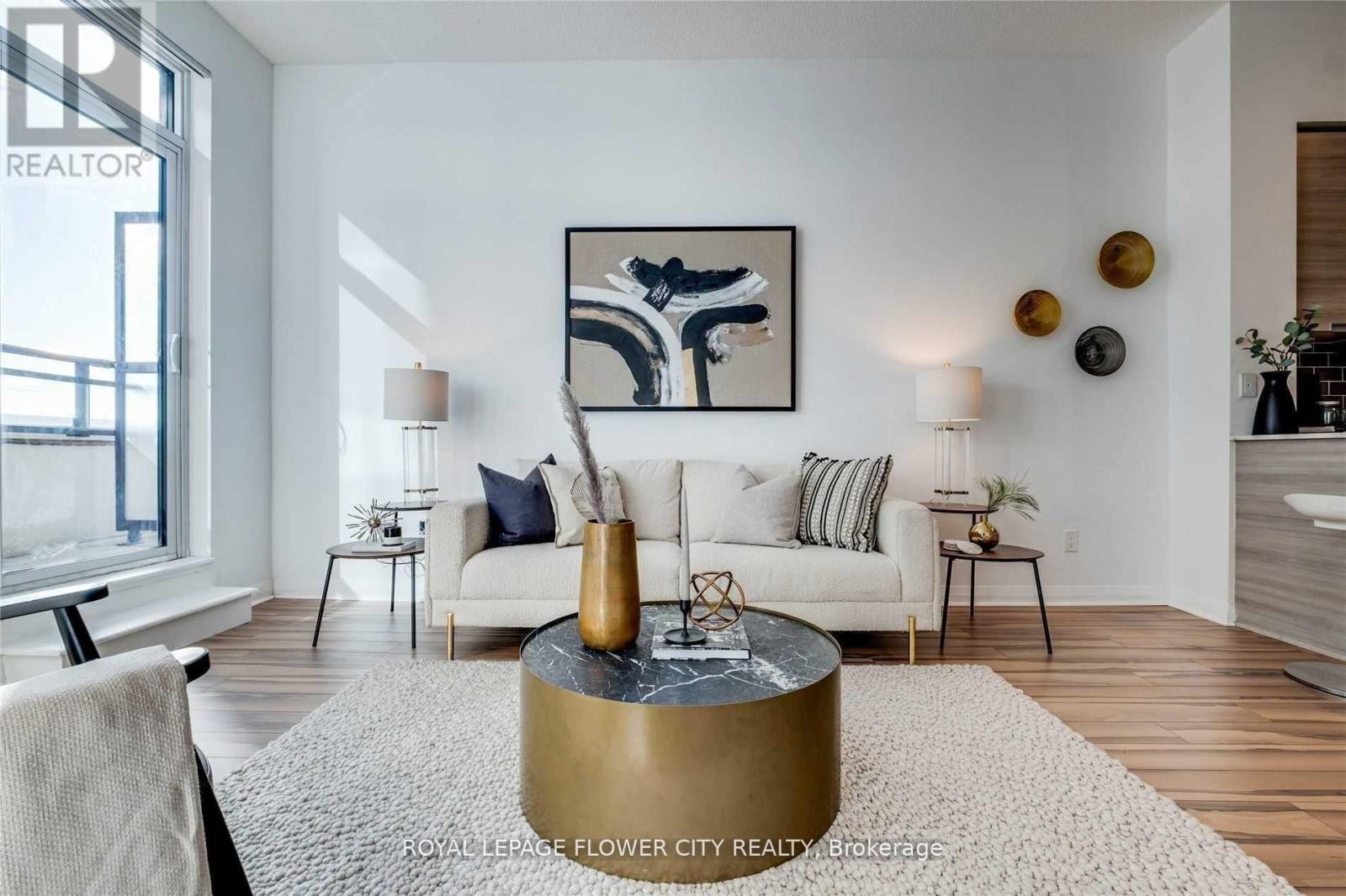 310 - 55 Eglinton Avenue W, Mississauga (Hurontario), Ontario  L5R 0E4 - Photo 3 - W13033206