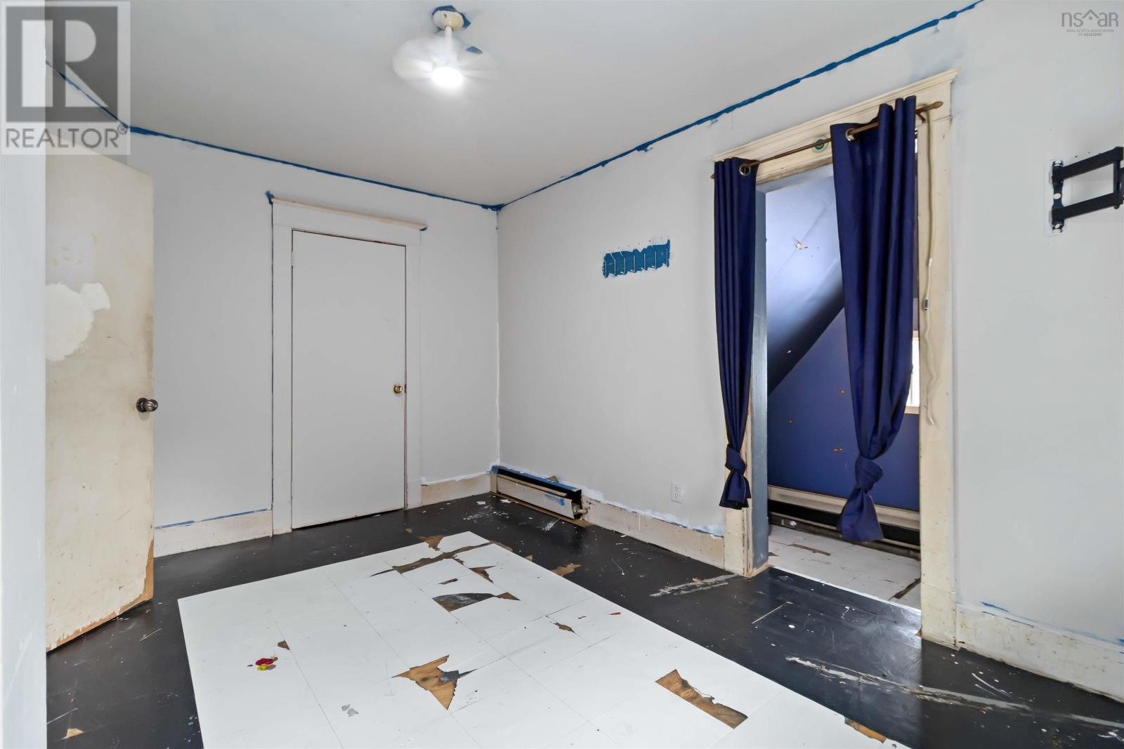 102 King Street, Dartmouth, Nova Scotia  B2Y 2S1 - Photo 37 - 202602312