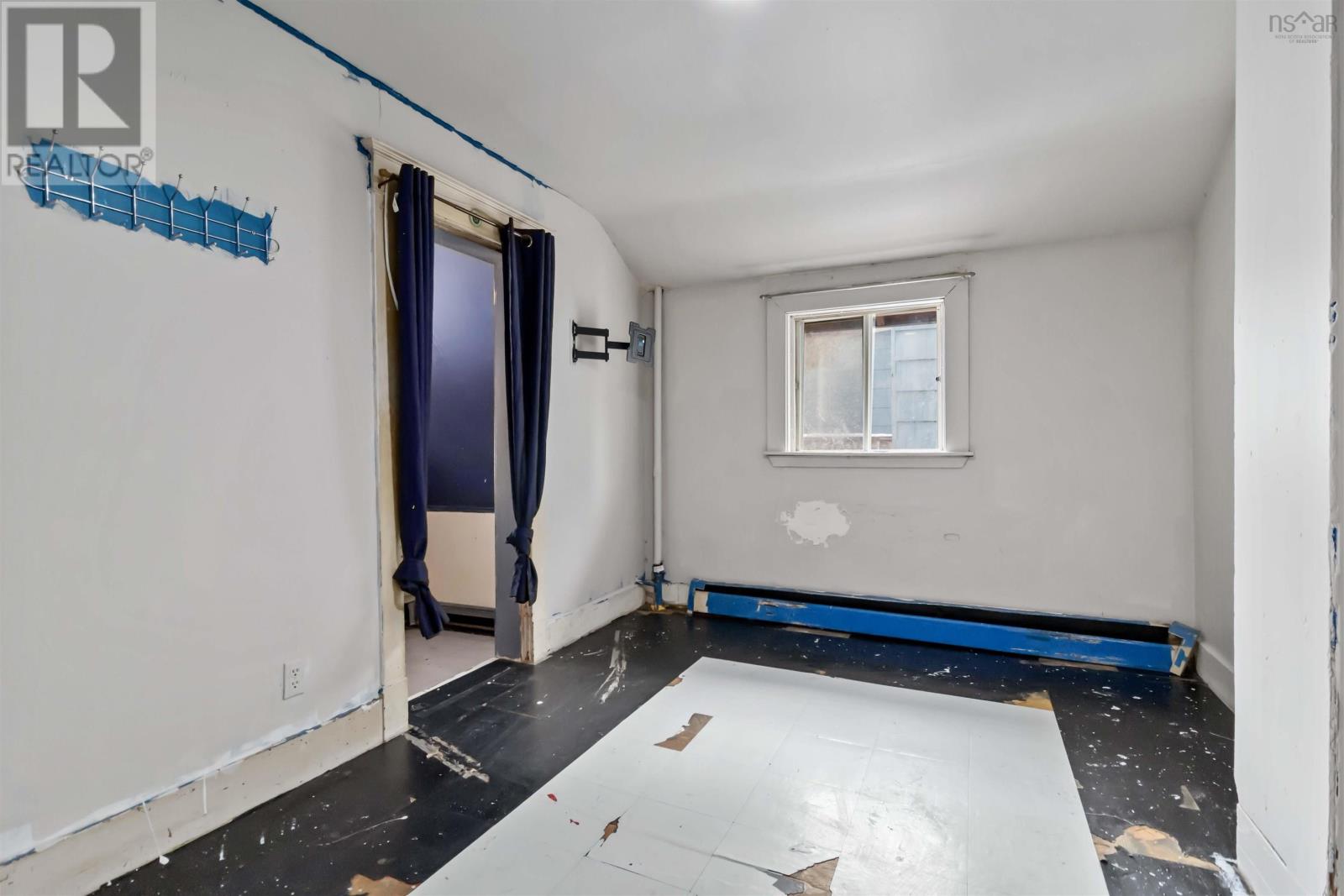 102 King Street, Dartmouth, Nova Scotia  B2Y 2S1 - Photo 36 - 202602312