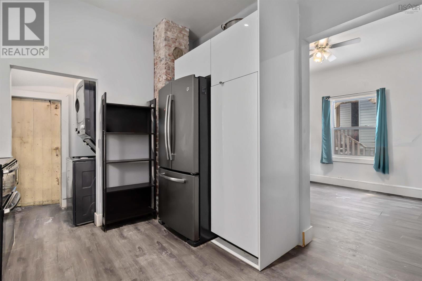 102 King Street, Dartmouth, Nova Scotia  B2Y 2S1 - Photo 6 - 202602312