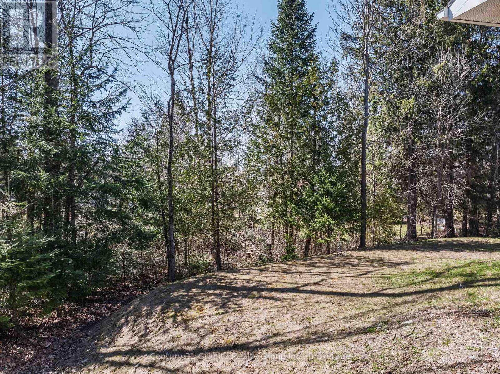 1015 Guilford Court, Dysart Et Al, Ontario  K0M 1S0 - Photo 28 - X12665094