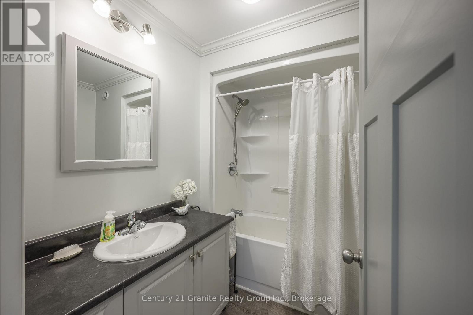 1015 Guilford Court, Dysart Et Al, Ontario  K0M 1S0 - Photo 24 - X12665094