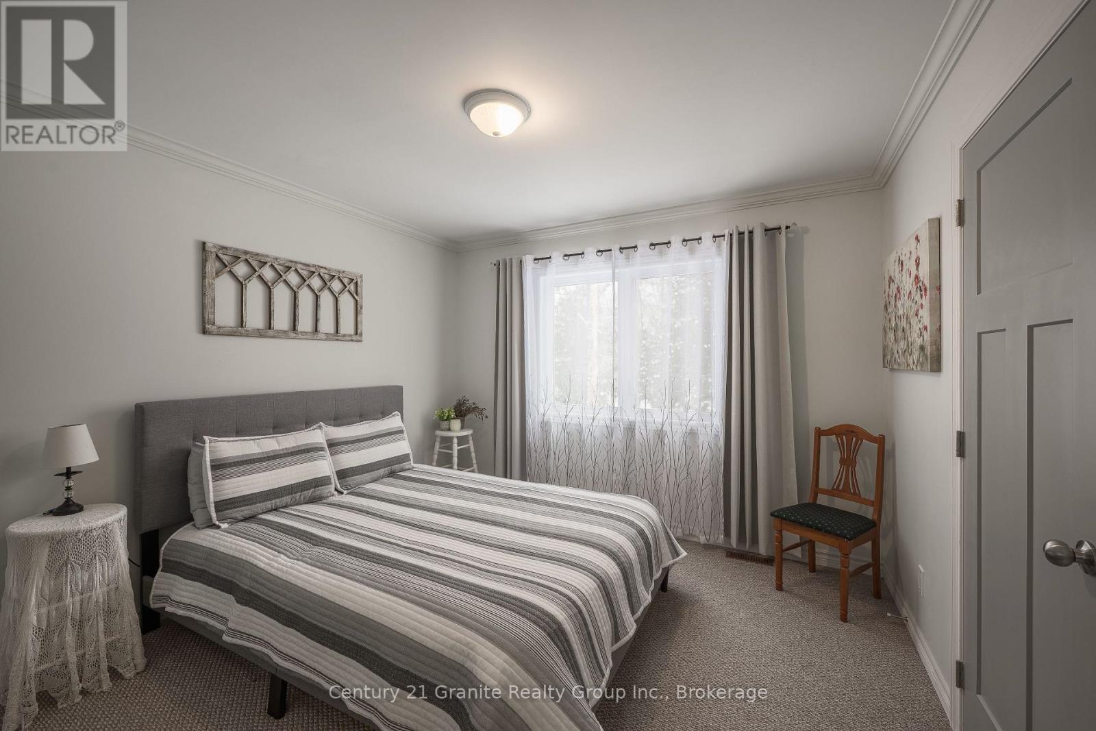 1015 Guilford Court, Dysart Et Al, Ontario  K0M 1S0 - Photo 18 - X12665094