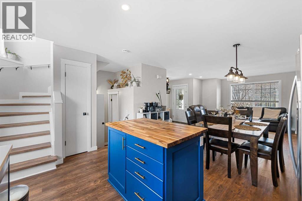 215 Prestwick Heights Se, Calgary, Alberta  T2Z 4K3 - Photo 9 - A2303319