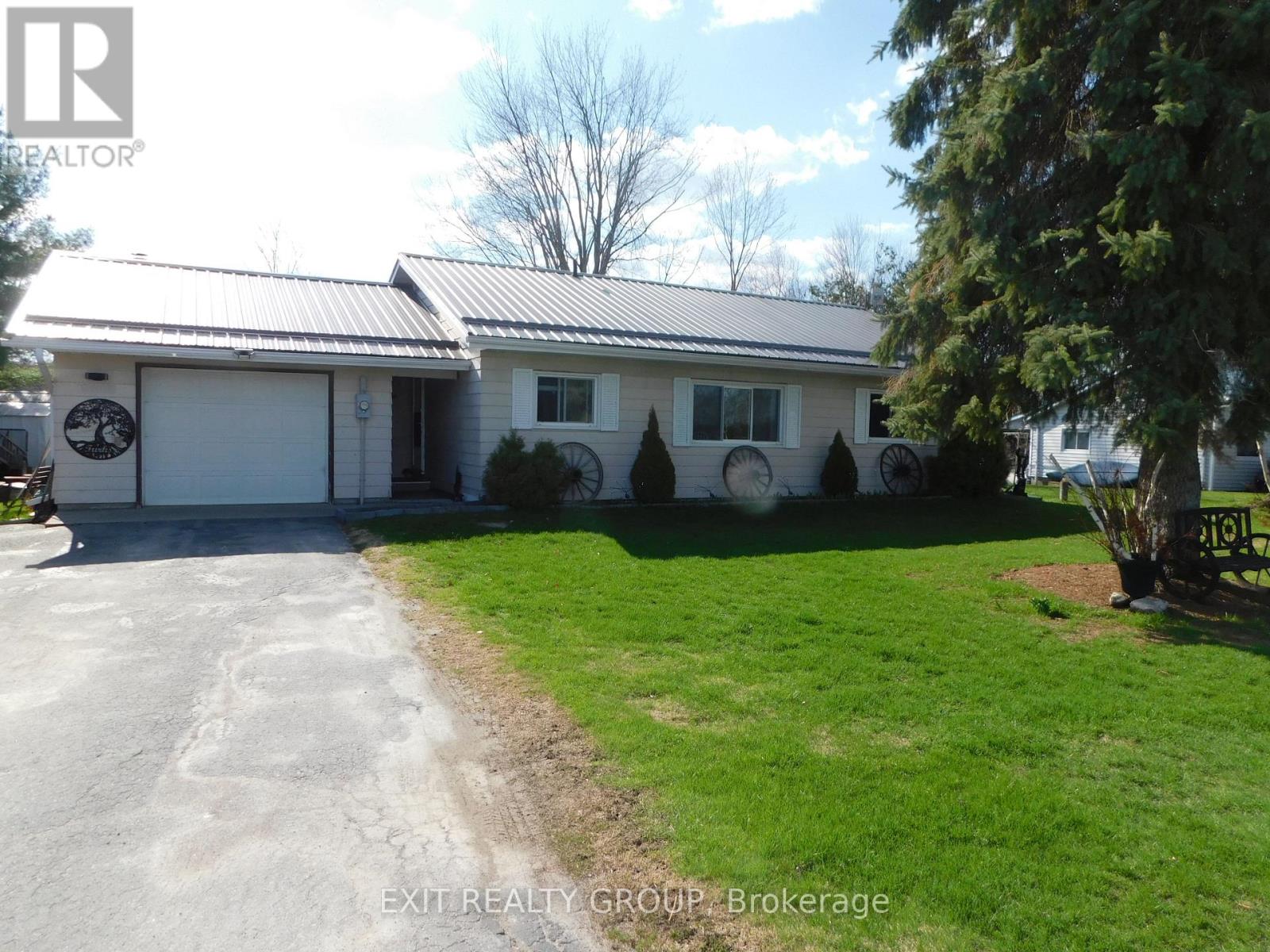 151 STOCO ROAD, Tweed, Ontario